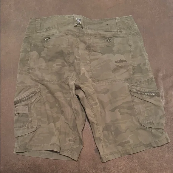 Kuhl Mens camo shorts - Picture 3 of 5